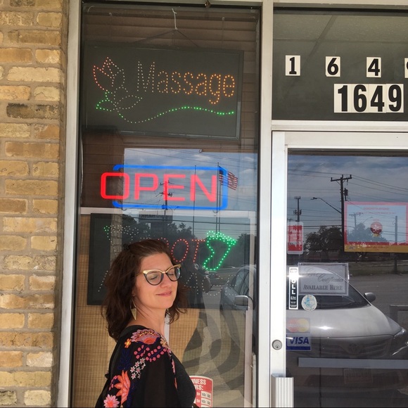 Meet your Posher, Celina - Picture 7 of 7